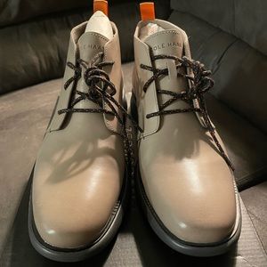Cole Haan Men's 2.ZERØGRAND Chukka Boot size 10.5M Rock Ridge leather/Magnet